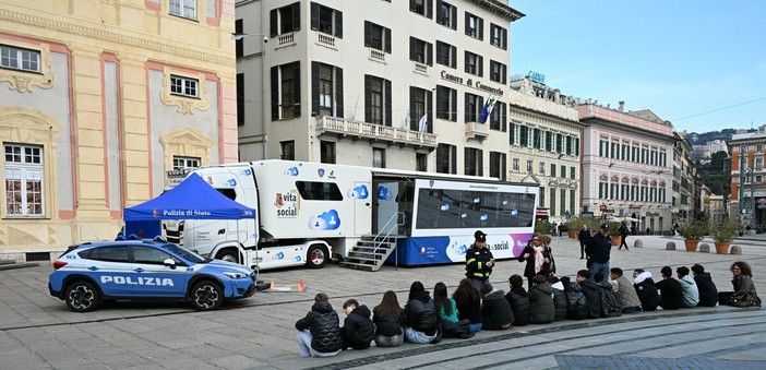 La Polizia Postale nelle scuole per l'Action Week di “Una Vita da Social”: incontri con gli studenti contro cyberbullismo e violenza sul web