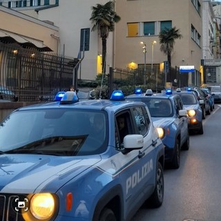 San Fruttuoso, controlli straordinari della Polizia di Stato tra piazze e quartieri: identificate 59 persone San Fruttuoso, controlli straordinari della Polizia di Stato tra piazze e quartieri: identificate 59 persone