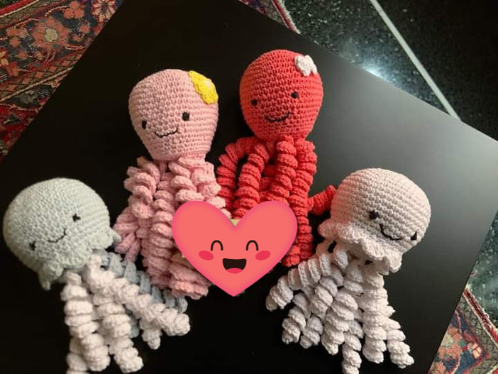 Polpi e meduse all’uncinetto per i bimbi del Gaslini, è partito il conto alla rovescia Polpi e meduse all’uncinetto per i bimbi del Gaslini, è partito il conto alla rovescia