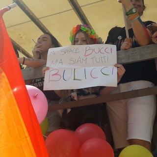 Il corteo del Liguria Pride con le famiglie Arcobaleno e nel ricordo di Don Gallo