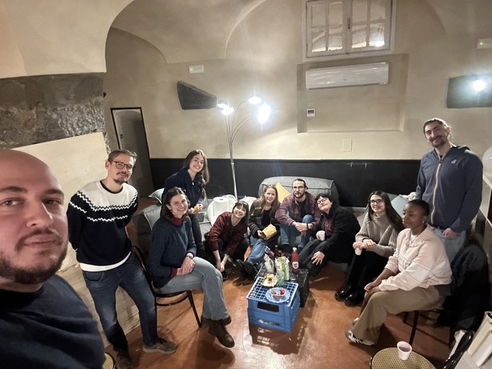 Nasce ‘Quasi Casa’: l’ex ristorante Kilt di piazza San Matteo diventa uno spazio sociale per giovani e fragilità Nasce ‘Quasi Casa’: l’ex ristorante Kilt di piazza San Matteo diventa uno spazio sociale per giovani e fragilità