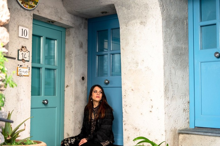 Roberta Monterosso: da Albenga a Milano con la valigia piena di sogni, talento e determinazione. Una nuova canzone e tanti progetti