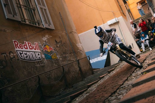 Red Bull Cerro Abajo, è ancora in rianimazione uno dei rider feriti durante le prove Red Bull Cerro Abajo, è ancora in rianimazione uno dei rider feriti durante le prove