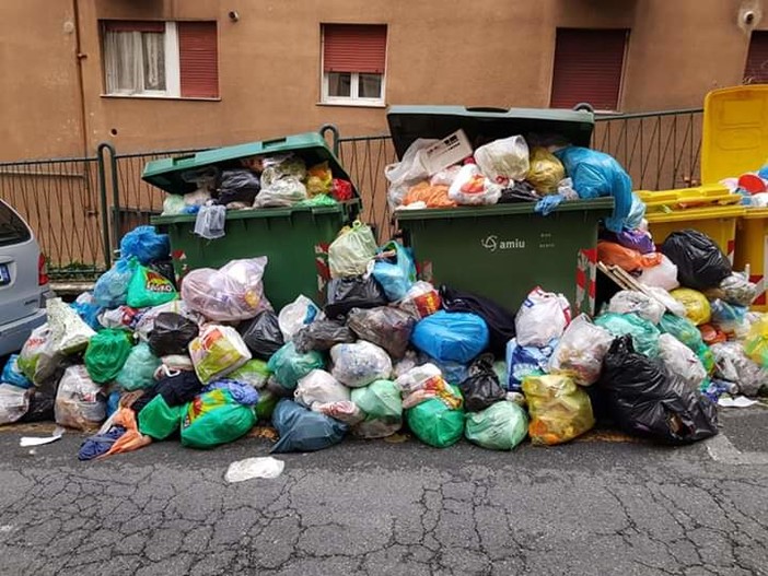 L'allarme di Rossetti: "Toti non aiuta Amiu e scarica problemi su azienda e Comune" L'allarme di Rossetti: "Toti non aiuta Amiu e scarica problemi su azienda e Comune"