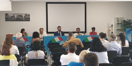 Roberto Costa riconfermato all'unanimità segretario generale UILCOM Liguria (Foto e Video) Roberto Costa riconfermato all'unanimità segretario generale UILCOM Liguria (Foto e Video)