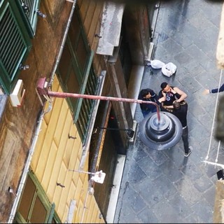 Centro storico: niente distanziamento sociale e scoppia la rissa (VIDEO)