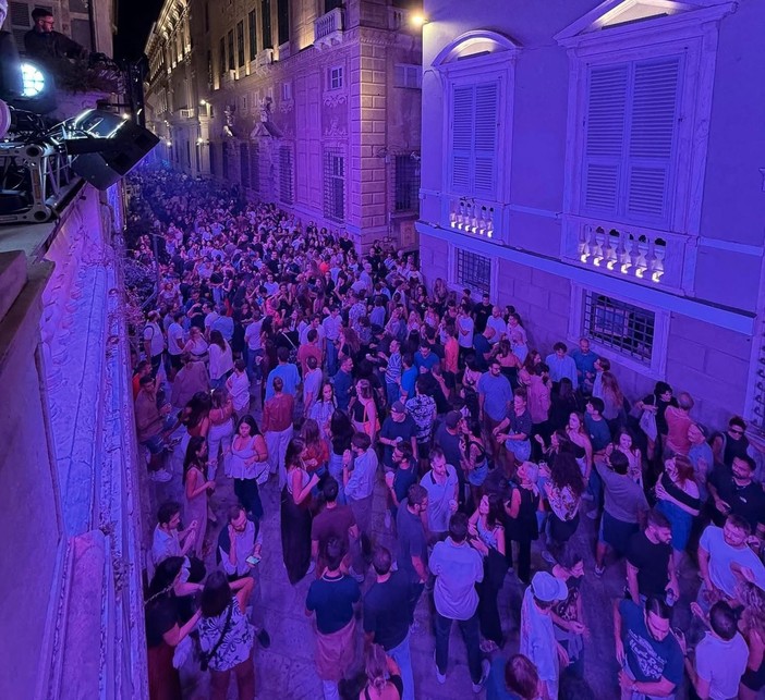 I Rolli Days dedicati al Salone Nautico fanno il pieno di visitatori: diecimila presenze per i ‘Signori del mare’ I Rolli Days dedicati al Salone Nautico fanno il pieno di visitatori: diecimila presenze per i ‘Signori del mare’