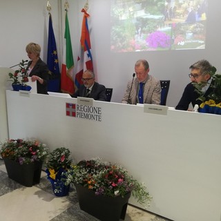Osservare il cielo, seduti sul prato (o su un albero): il Piemonte porta la sua bellezza a Euroflora 2022