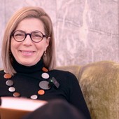 Raffaella Romagnolo, in libreria con il suo nuovo lavoro, 'La segreta cura'