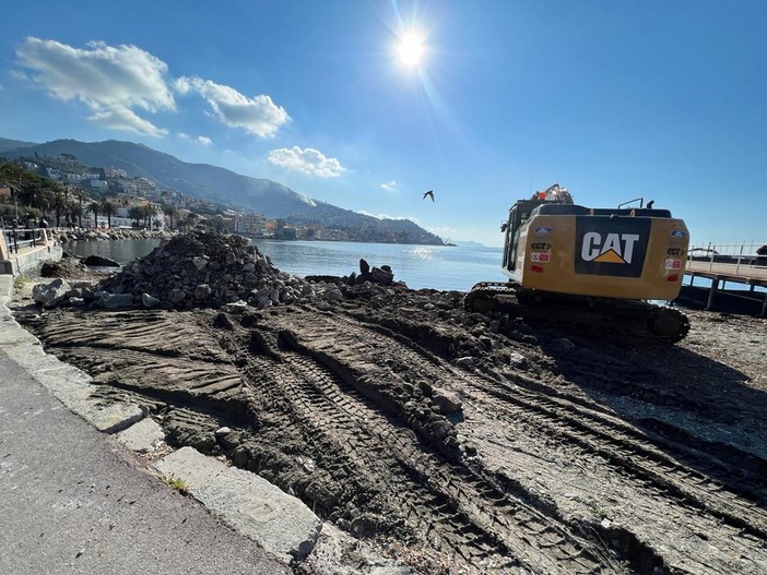 Rapallo, iniziati i lavori della nuova spiaggia libera attrezzata