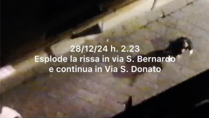 Alcol e risse nel centro storico, i residenti pubblicano un video e lanciano l’ultimatum al Comune: “Pronti a chiedere risarcimenti” Alcol e risse nel centro storico, i residenti pubblicano un video e lanciano l’ultimatum al Comune: “Pronti a chiedere risarcimenti”