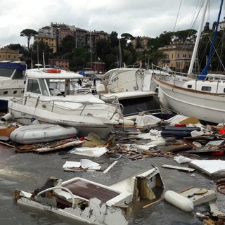 Mareggiata, il modello Concordia per rimuovere le barche dai fondali