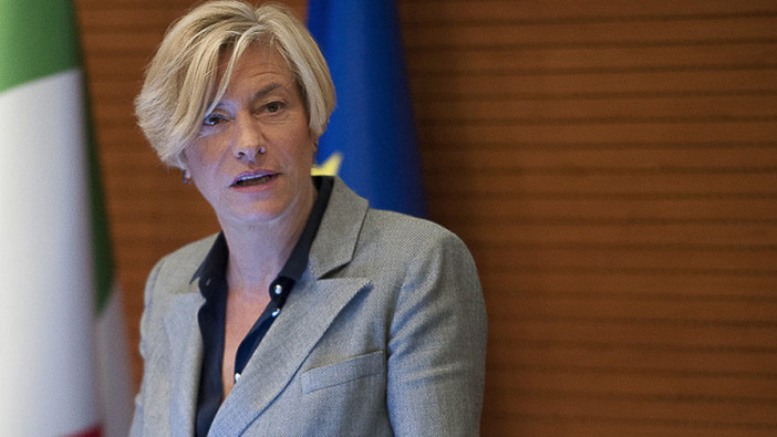 Teatro Nazionale di Genova, Roberta Pinotti nuova presidente: è la prima donna alla guida dell’ente