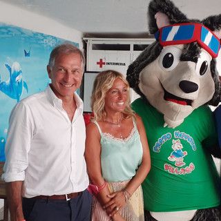 Nuovi arredi e un'installazione artistica, il Gaslini inaugura il restyling della sua spiaggia