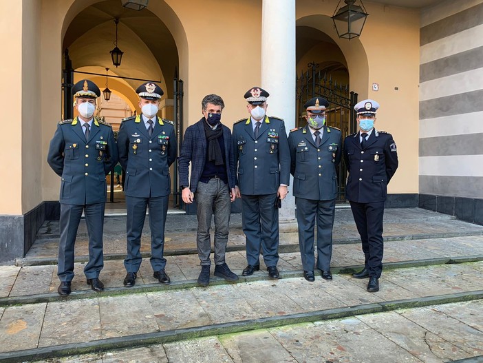 Rapallo: visita ufficiale del comandante regionale della Liguria, generale di brigata della Guardia di Finanza Rosario Massino Rapallo: visita ufficiale del comandante regionale della Liguria, generale di brigata della Guardia di Finanza Rosario Massino