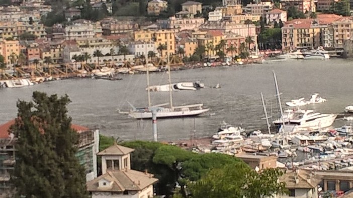 Rapallo: Yacht di Berlusconi Jr riportato a galla come la &quot;Concordia&quot;