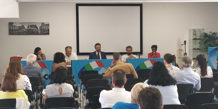 Roberto Costa riconfermato all'unanimità segretario generale UILCOM Liguria (Foto e Video) Roberto Costa riconfermato all'unanimità segretario generale UILCOM Liguria (Foto e Video)