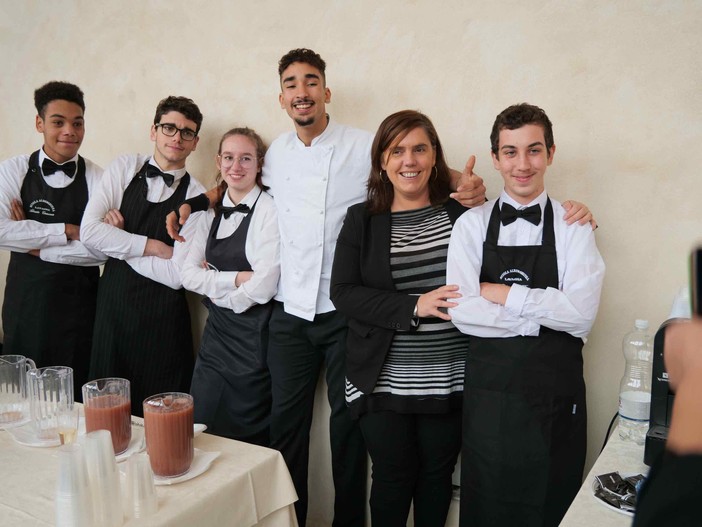 L'Accademia del Turismo ringrazia i collaboratori per la raccolta di solidarietà in favore degli sfollati del Morandi L'Accademia del Turismo ringrazia i collaboratori per la raccolta di solidarietà in favore degli sfollati del Morandi