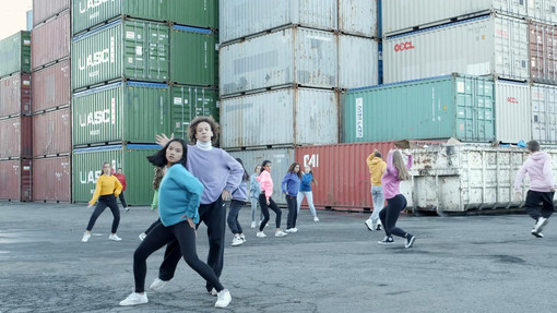 Sampierdarena-Ritratto coreografico di quartiere, dal 9 all'11 dicembre in scena ai Magazzini del Sale di Genova in piazza Dogana Sampierdarena-Ritratto coreografico di quartiere, dal 9 all'11 dicembre in scena ai Magazzini del Sale di Genova in piazza Dogana