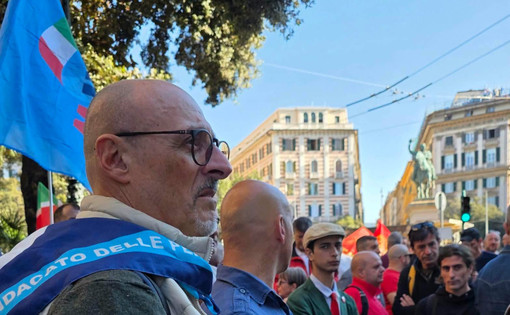 Ex Ilva, la Uil contro l'occupazione della Prefettura: "Inutile e strumentale: superato il limite del buon senso" Ex Ilva, la Uil contro l'occupazione della Prefettura: "Inutile e strumentale: superato il limite del buon senso"