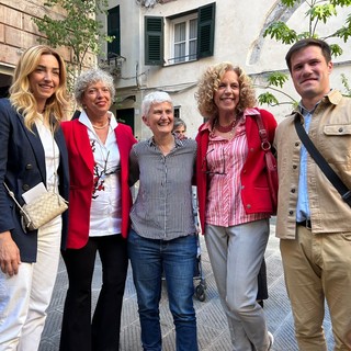 Elezioni comunali, Salis e Cirinnà rilanciano il tema dei diritti da piazza Don Gallo: “No a propaganda sulla pelle dei bambini. Patrocinio al Pride? Ovviamente”