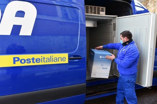 Poste Italiane: consegnate 3000 dosi di vaccini Astrazeneca