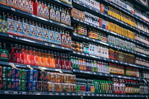 Stop alla vendita di alcol dalle 21 alle 6 del mattino, ecco le zone interessate dall'ordinanza del Comune Stop alla vendita di alcol dalle 21 alle 6 del mattino, ecco le zone interessate dall'ordinanza del Comune