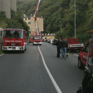 Comune di Mele: chiusa la strada per caduta calcinacci dal ponte autostradale