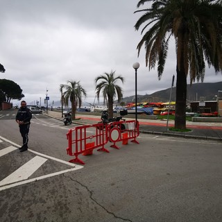 Allerta per mareggiata, a Sestri Levante chiuso un tratto di passeggiata mare