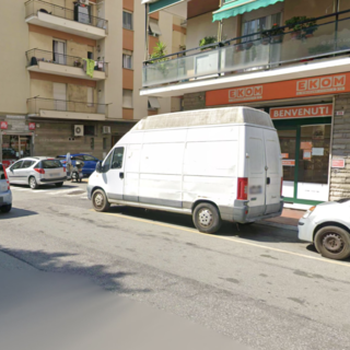 Il supermercato Ekom di via Ventimiglia a Voltri