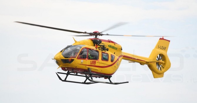 Frontale fatale sull’Aurelia bis tra Albenga e Alassio: muore una mamma, grave il figlio