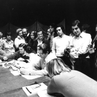 L’attore Tullio Solenghi e il giornalista Paolo Giordano raccontano gli anni ‘70 per Testimoni del tempo, tra teatro, cronaca e musica leggera