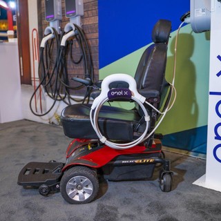 Sedie a rotelle elettriche: arriva a Genova la ricarica JuiceAbility