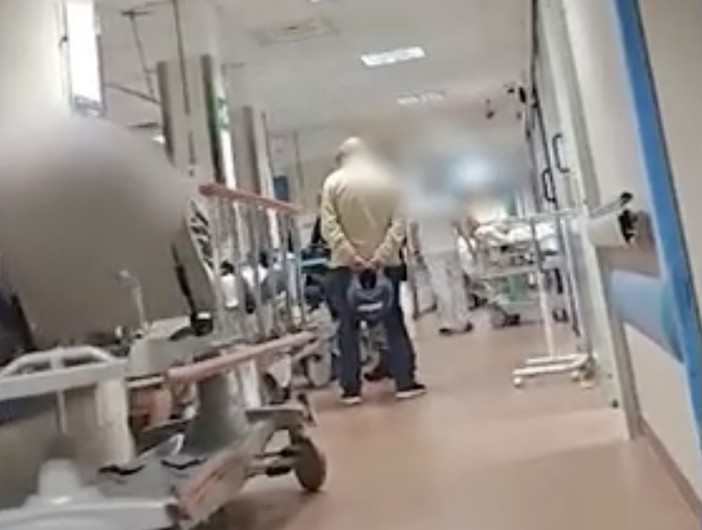 Pronto soccorso intasati e politica sempre più confusa: candidate e candidati, tirate fuori le idee (e anche qualcos’altro) - VIDEO Pronto soccorso intasati e politica sempre più confusa: candidate e candidati, tirate fuori le idee (e anche qualcos’altro) - VIDEO