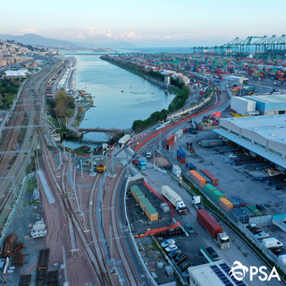 Taglio del nastro per il secondo binario ferroviario d’accesso al terminal Psa Genova Prà