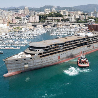 Approda a Genova lo scafo della nuova nave  Seaburn Pursuit