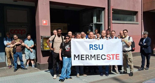 Mermec Ste, esplode la protesta alla Fiumara: scatta lo sciopero contro il "muro" dell'azienda Mermec Ste, esplode la protesta alla Fiumara: scatta lo sciopero contro il "muro" dell'azienda
