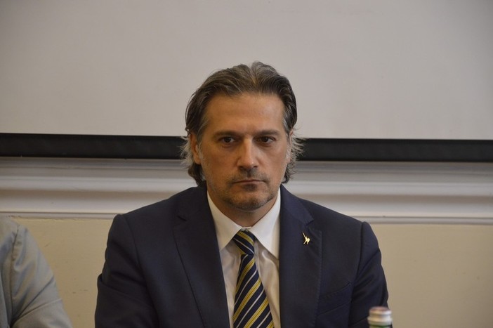 Consiglio regionale, Toti non si presenta per andare in tv, Lega abbandona l’aula per protesta Consiglio regionale, Toti non si presenta per andare in tv, Lega abbandona l’aula per protesta