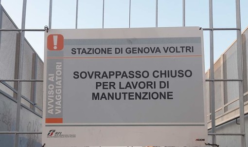 Stazione di Voltri: passerella chiusa da agosto, ma i lavori non sono mai partiti Stazione di Voltri: passerella chiusa da agosto, ma i lavori non sono mai partiti