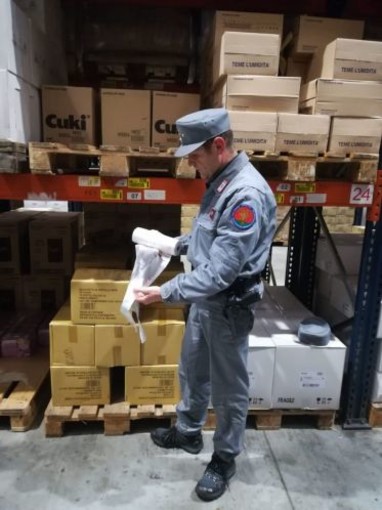 Dal Vietnam a Genova: sequestrato oltre 1 milione di “shopper” non commerciabili