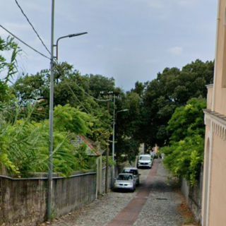 Salita Nuova di Nostra Signora del Monte, il muro pericolante sarà sistemato con un intervento straordinario