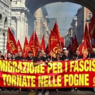 Lo striscione esposto dalla Fiom Genova al corteo dello scorso 30 giugno Lo striscione esposto dalla Fiom Genova al corteo dello scorso 30 giugno