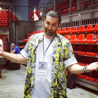 La pop star Smiley, idolo in Romania, in concerto a Genova