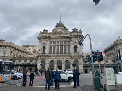 Stazione Brignole: chiuso un bar, 12 posti di lavoro a rischio