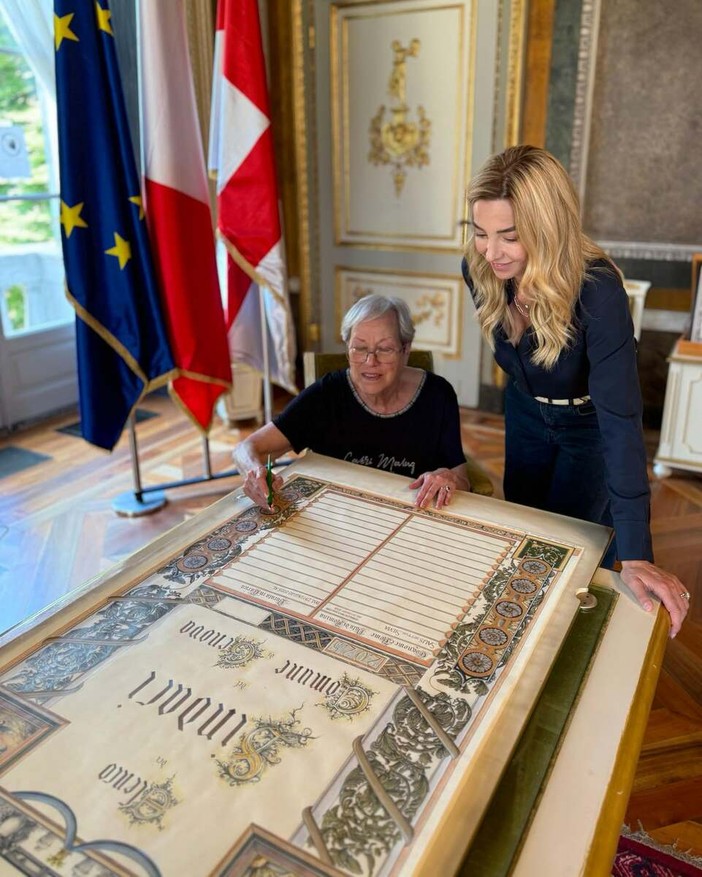 Pergamena dei sindaci, trascritto il nome di Silvia Salis: la tradizione si rinnova dal 1849 Pergamena dei sindaci, trascritto il nome di Silvia Salis: la tradizione si rinnova dal 1849