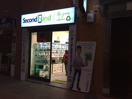 Apre il primo negozio &quot;Second hand&quot; a Genova, la città natale del noto marchio di franchising