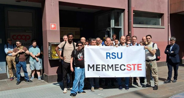 Mermec Ste, esplode la protesta alla Fiumara: scatta lo sciopero contro il "muro" dell'azienda Mermec Ste, esplode la protesta alla Fiumara: scatta lo sciopero contro il "muro" dell'azienda
