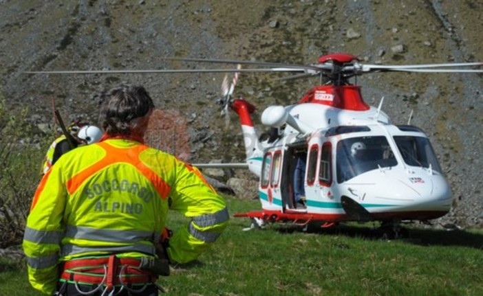 Apparizione, biker di 55 anni cade lungo un sentiero, in elicottero al San Martino