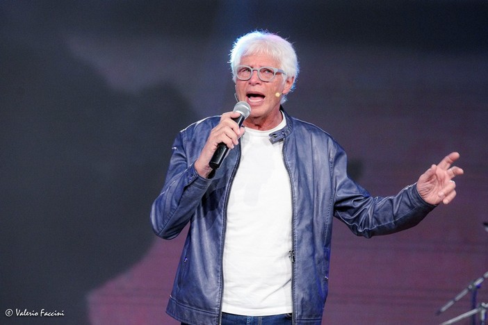 Addio a Sandro Giacobbe, il cantautore di “Signora mia” si è spento a settantacinque anni