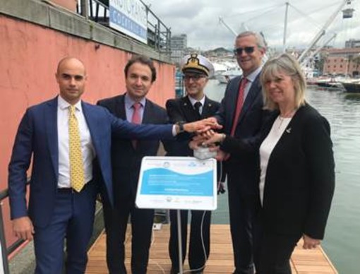 Porto Antico: consegnato il secondo Seabin contro la plastica Porto Antico: consegnato il secondo Seabin contro la plastica